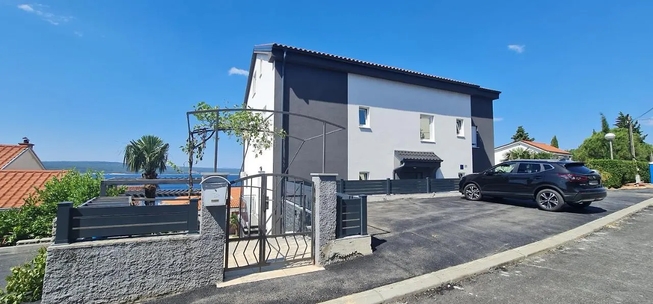 Apartments Blazevic, Heated Pool&Jacuzzi Dramalj