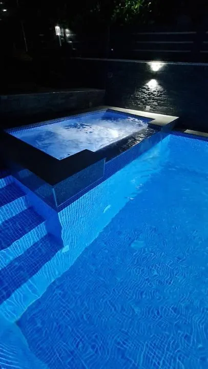 Apartments Blazevic, Heated Pool&Jacuzzi Dramalj