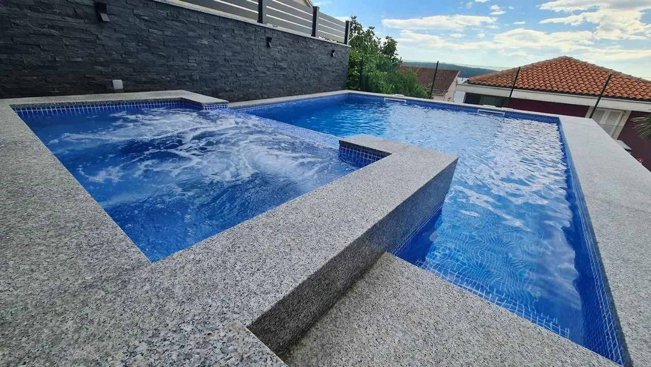 Apartments Blazevic, Heated Pool&Jacuzzi Dramalj