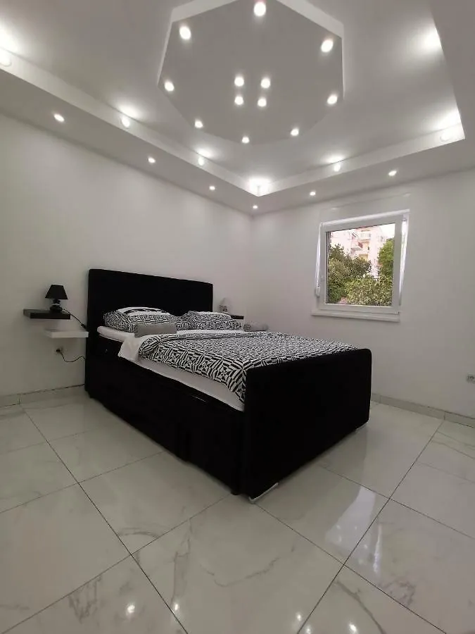 Apartments Blazevic, Heated Pool&Jacuzzi 德拉马利