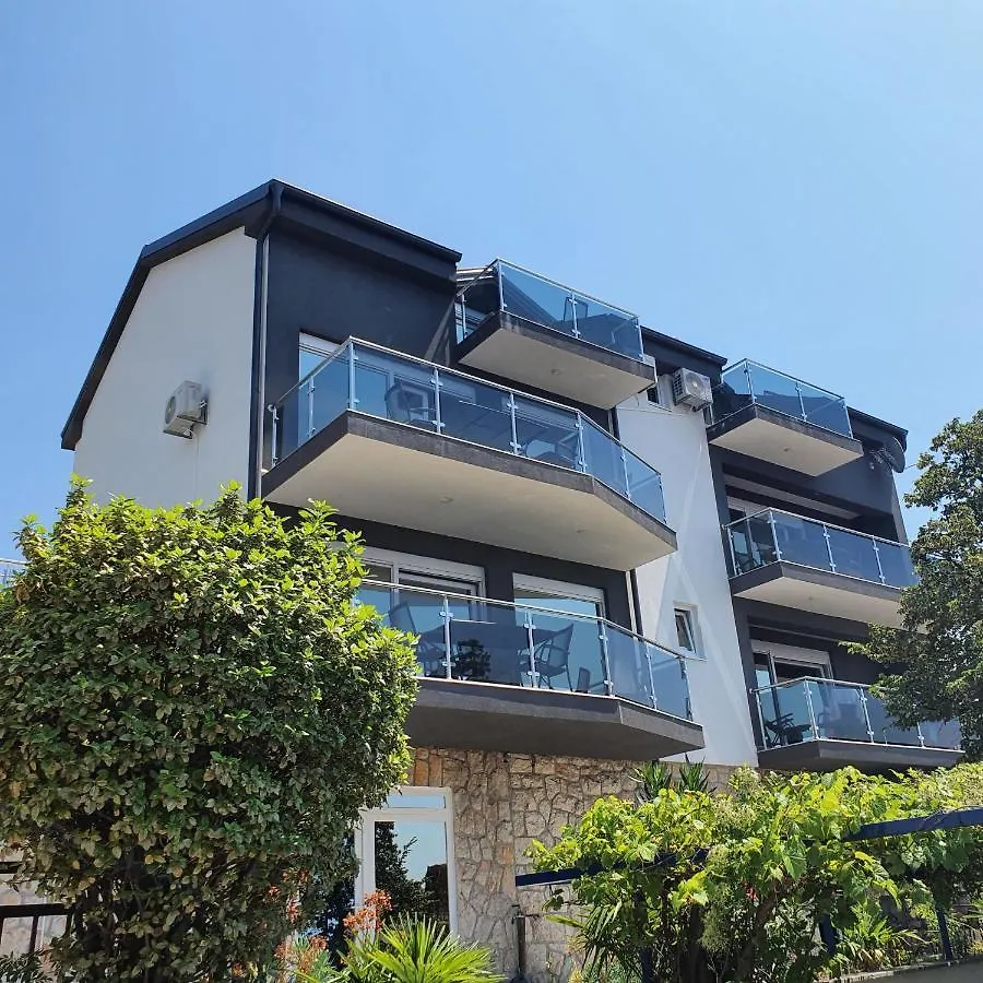 Apartments Blazevic, Heated Pool&Jacuzzi Dramalj Croatia