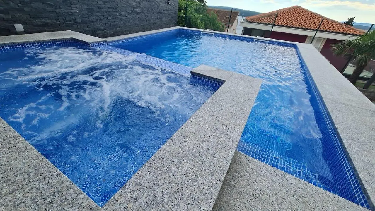 Apartments Blazevic, Heated Pool&Jacuzzi Dramalj